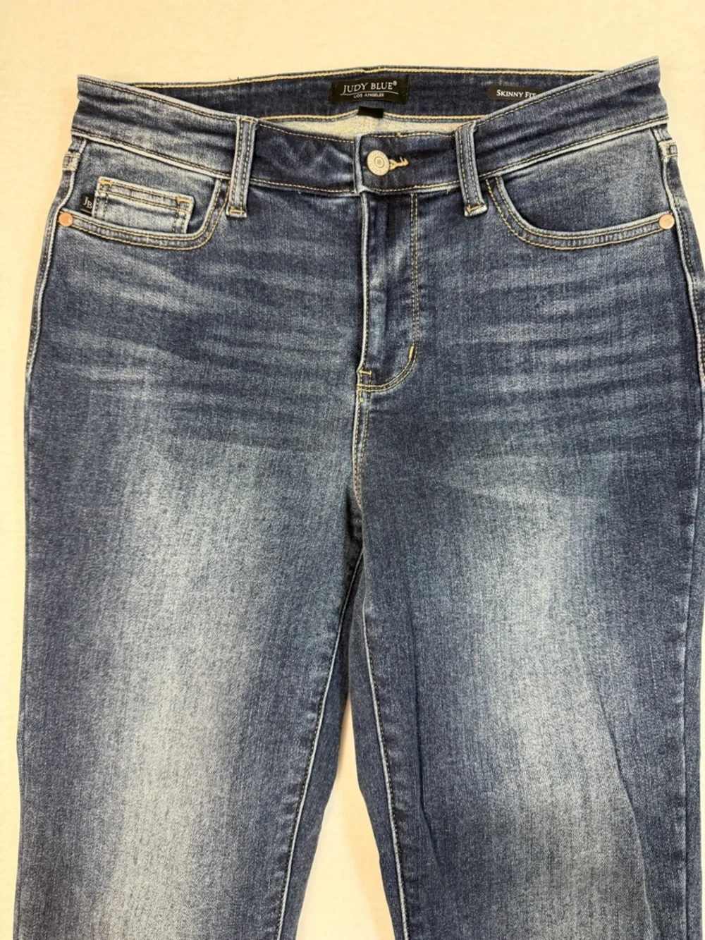 Judy Blue Full‎ Size Mid-Rise Waist Skinny Jeans with Pockets New without Tags